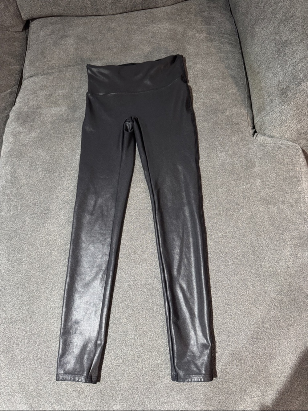 SPANX Black/Gray Metallic Leggings with Red Brand Tag- MEDIUM- Perfect condition